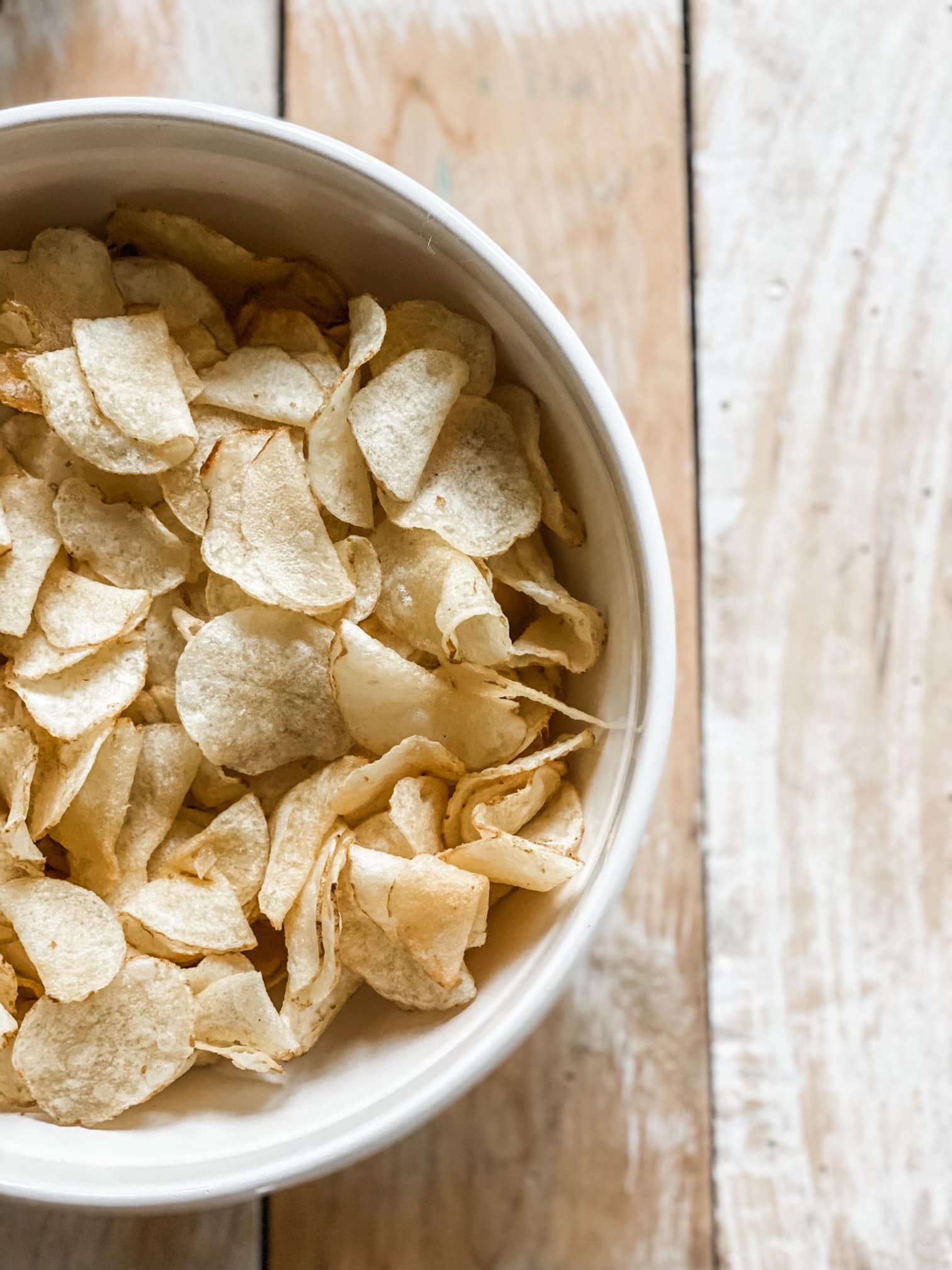 https://ramblinroad.ca/wp-content/uploads/2024/07/chips-in-a-bowl.jpg